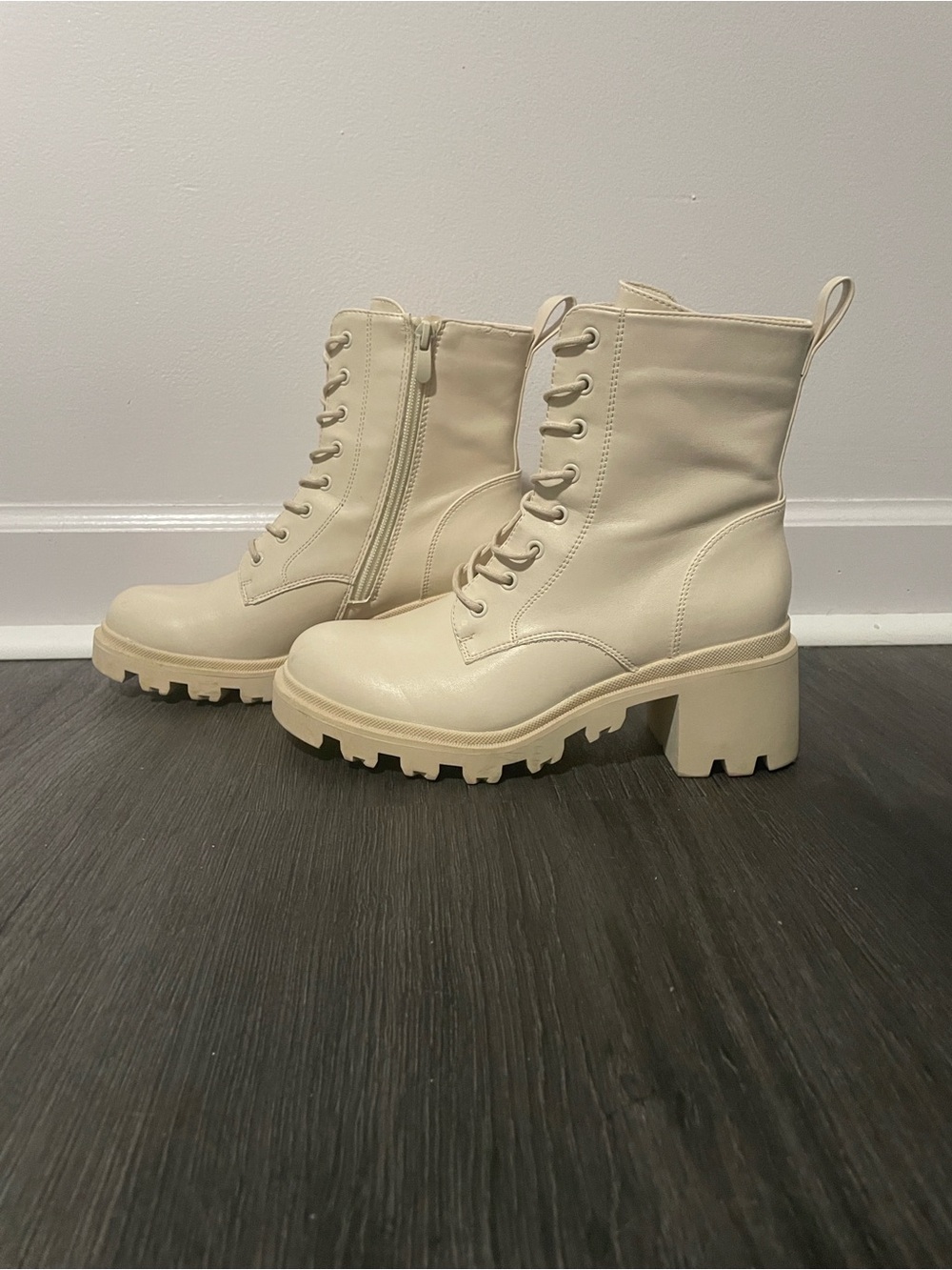DREAM PAIRS Lug Sole Combat Boots